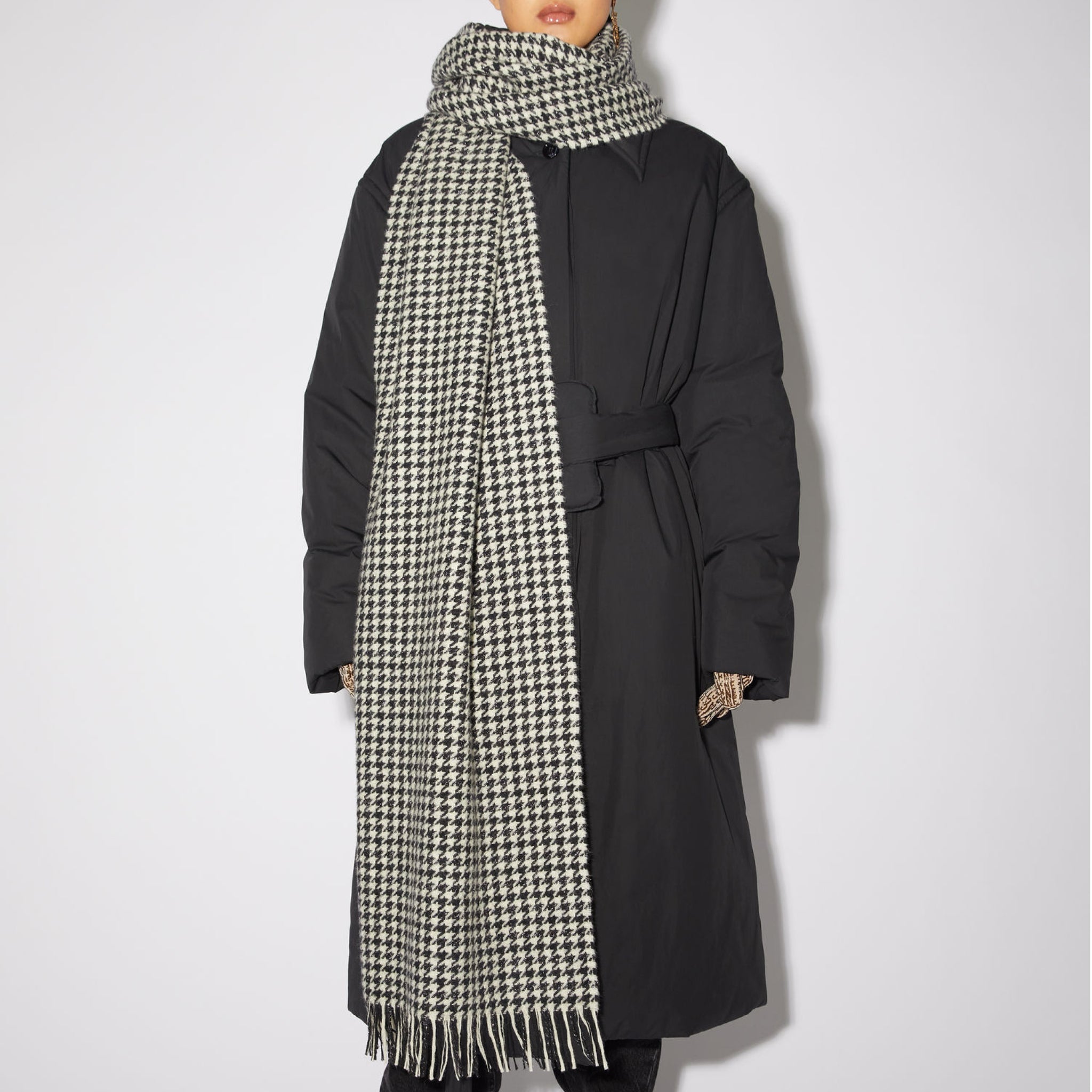 Houndstooth Checked Scarf
